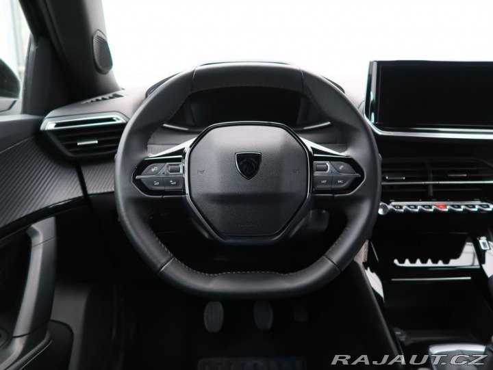 Peugeot 2008 1.2PureTech,74kW,ALLURE,M 2025