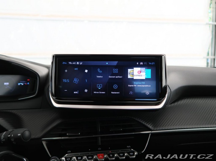 Peugeot 2008 1.2PureTech,74kW,ALLURE,M 2025