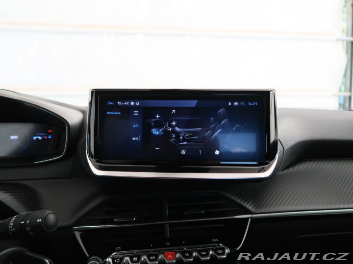 Peugeot 2008 1.2PureTech,74kW,ALLURE,M 2025