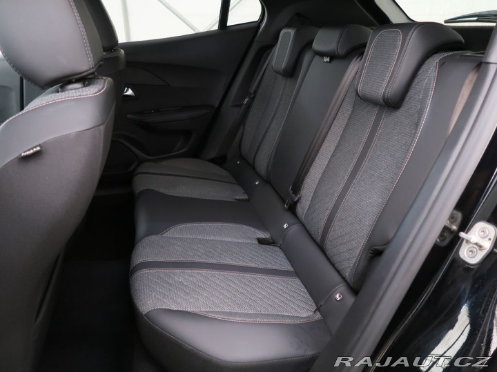 Peugeot 2008 1.2PureTech,74kW,ALLURE,M 2025