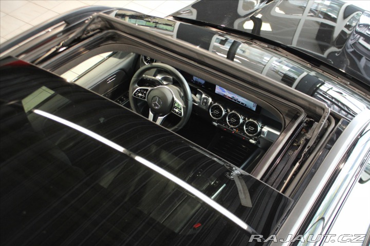 Mercedes-Benz GLB 220d 4MATIC MBEAM/Pano/Ni 2023