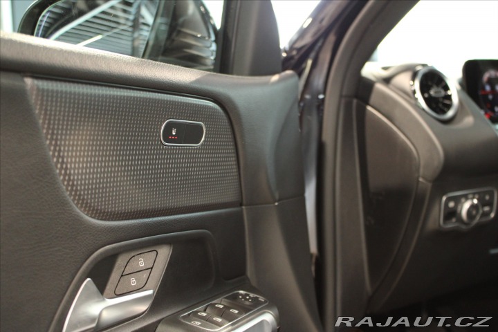 Mercedes-Benz GLB 220d 4MATIC MBEAM/Pano/Ni 2023