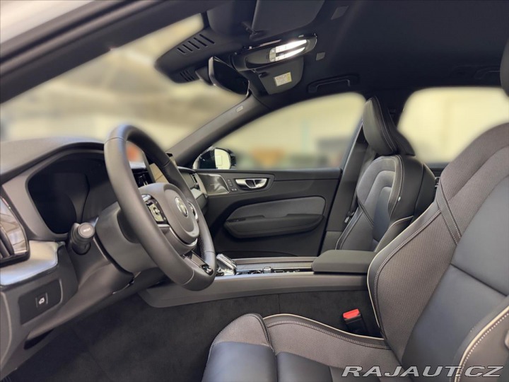 Volvo XC60 2,0 B5 AWD Plus Black Ed 2025