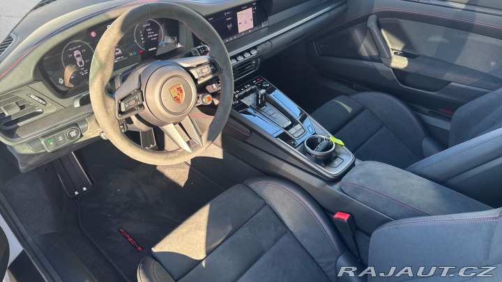 Porsche 911 GTS 2025