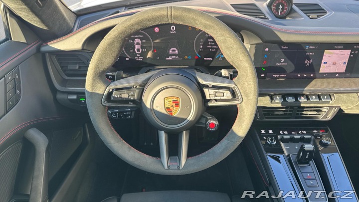 Porsche 911 GTS 2025