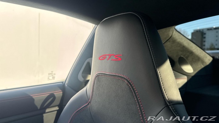 Porsche 911 GTS 2025