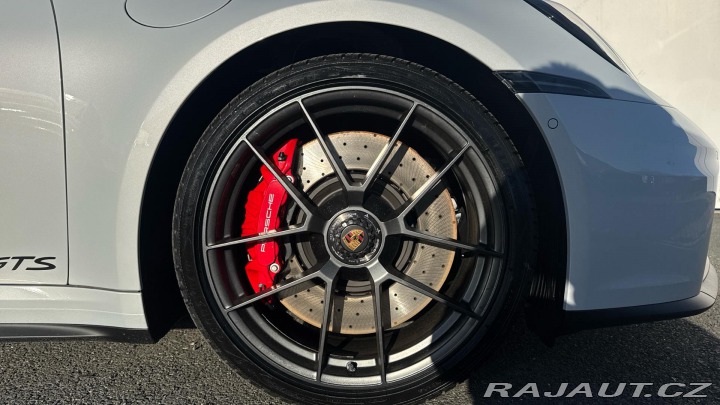 Porsche 911 GTS 2025