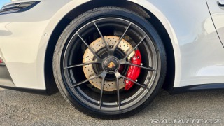 Porsche 911 GTS 2025