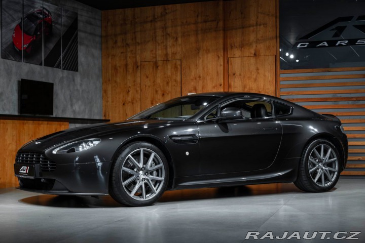 Aston Martin V8 Vantage  2012