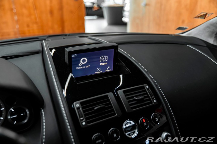 Aston Martin V8 Vantage  2012