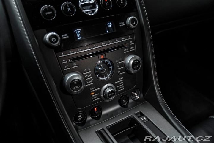 Aston Martin V8 Vantage  2012