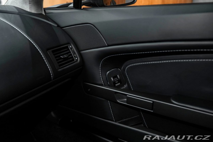 Aston Martin V8 Vantage  2012