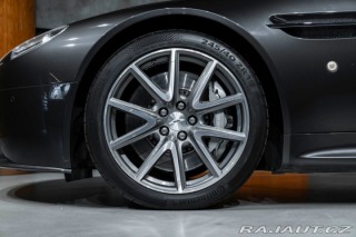 Aston Martin V8 Vantage  2012