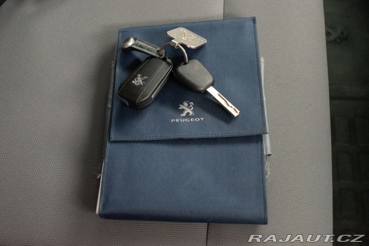 Peugeot Traveller 2.0 HDi 110kW 9.MÍST*DPH* 2019