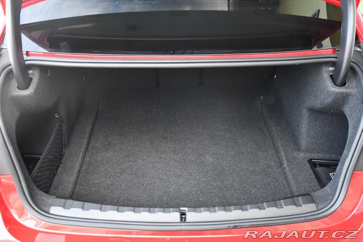 BMW 3 320d xDrive M-SPORT 3L-ZÁ 2024