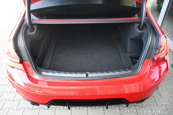 BMW 3 320d xDrive M-SPORT 3L-ZÁ 2024