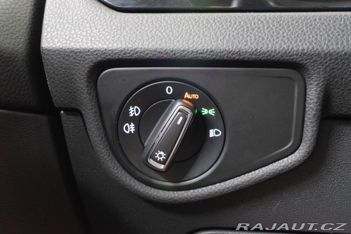 Volkswagen Touran 2.0 TDI 110kW R-LINE*TAŽN 2018