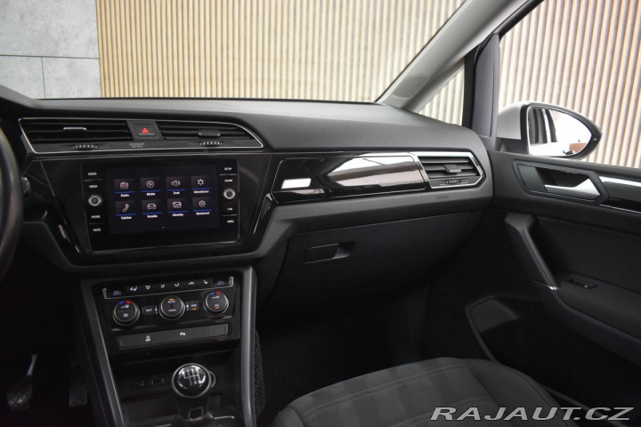 Volkswagen Touran 2.0 TDI 110kW R-LINE*TAŽN 2018