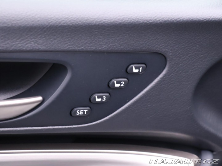 Lexus RC 300h 2,5 133kW F-Sport Na 2017