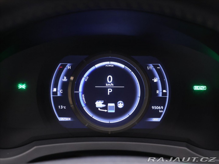 Lexus RC 300h 2,5 133kW F-Sport Na 2017