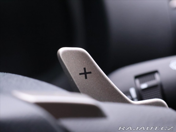 Lexus RC 300h 2,5 133kW F-Sport Na 2017