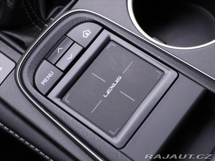 Lexus RC 300h 2,5 133kW F-Sport Na 2017