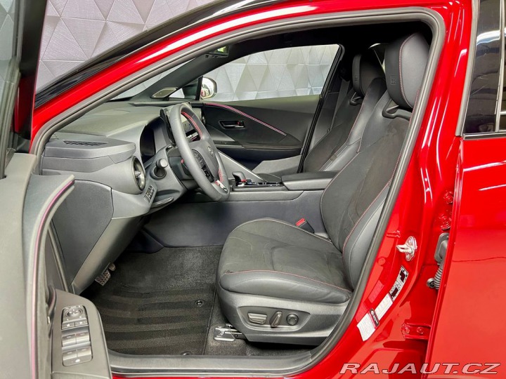 Toyota C-HR 2.0 PHEV e-CVT GR SPORT 2024