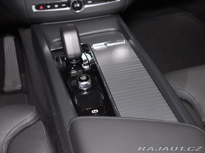 Volvo XC60 2,0 B4 AWD Plus Blis,Bezk 2024