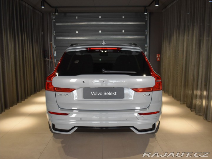 Volvo XC60 2,0 B4 AWD Plus Blis,Bezk 2024