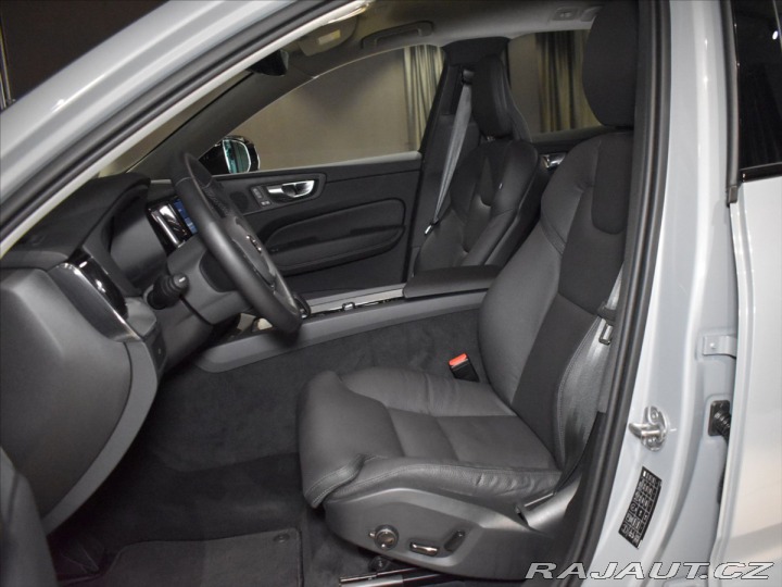 Volvo XC60 2,0 B4 AWD Plus Blis,Bezk 2024