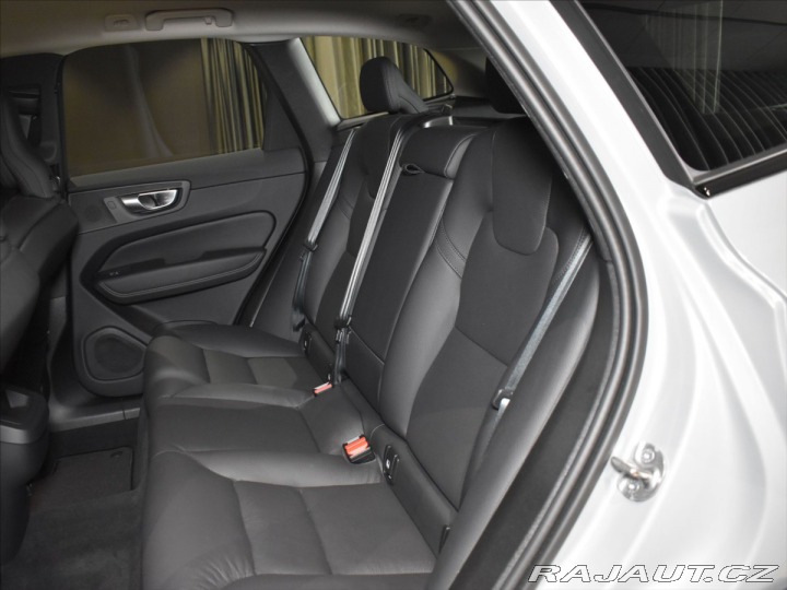 Volvo XC60 2,0 B4 AWD Plus Blis,Bezk 2024