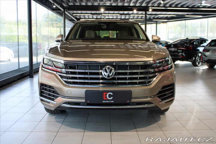 Volkswagen Touareg V6 TDi 210kW ACC/NezTop/T 2019