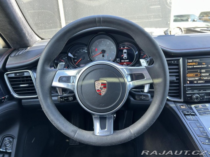 Porsche Panamera GTS 2012