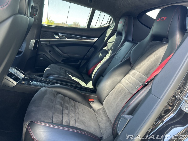 Porsche Panamera GTS 2012