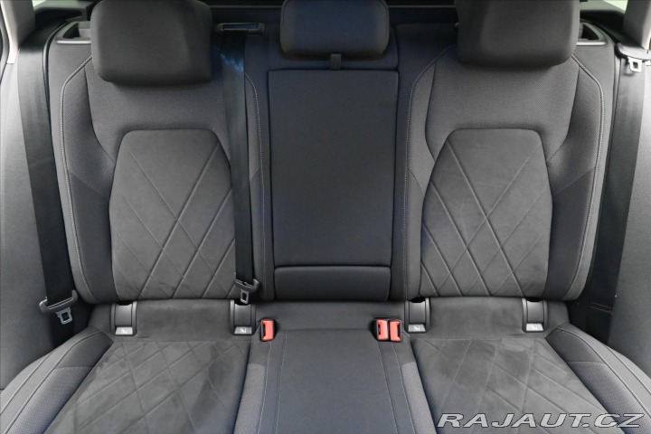 Volkswagen Golf 1,5 eTSI 96kW DSG Life Bu 2023