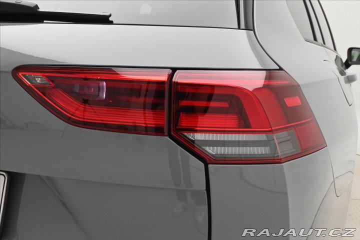 Volkswagen Golf 1,5 eTSI 96kW DSG Life Bu 2023