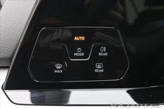 Volkswagen Golf 1,5 eTSI 96kW DSG Life Bu 2023