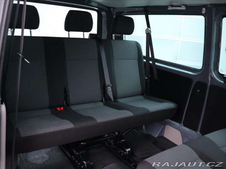 Volkswagen Transporter 2,0 TDI 110kW DSG 8-Míst 2018