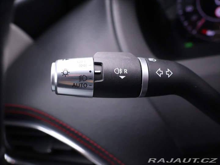 Jaguar XE 2,0 P300 221kW R-Dynamic 2020