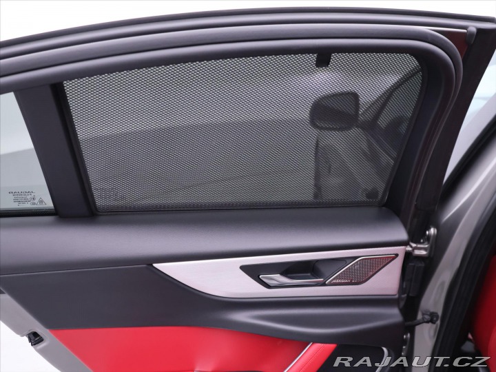 Jaguar XE 2,0 P300 221kW R-Dynamic 2020