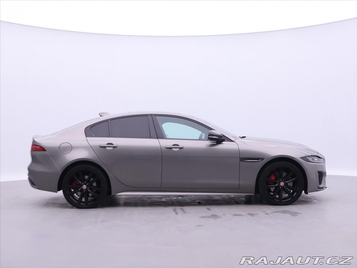 Jaguar XE 2,0 P300 221kW R-Dynamic 2020