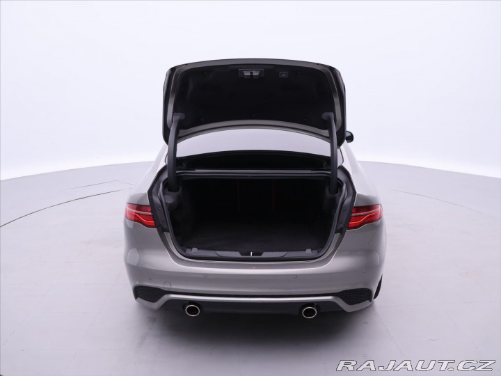 Jaguar XE 2,0 P300 221kW R-Dynamic 2020