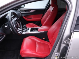 Jaguar XE 2,0 P300 221kW R-Dynamic 2020