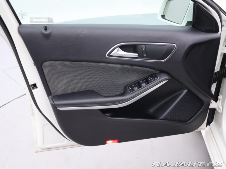 Mercedes-Benz A 1,6 200i 115kW Klima Kůže 2014