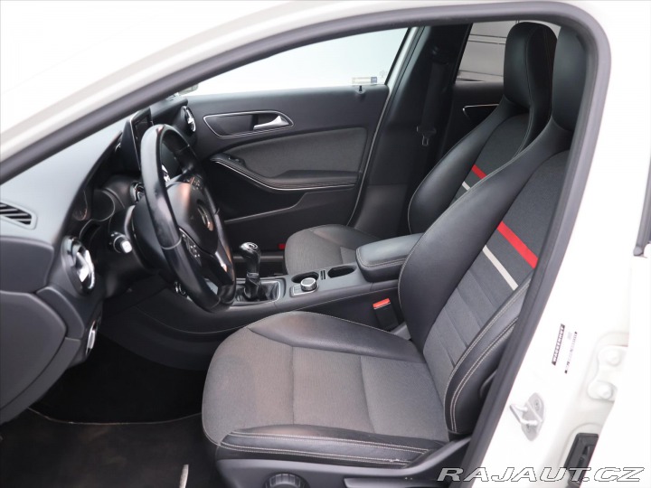 Mercedes-Benz A 1,6 200i 115kW Klima Kůže 2014