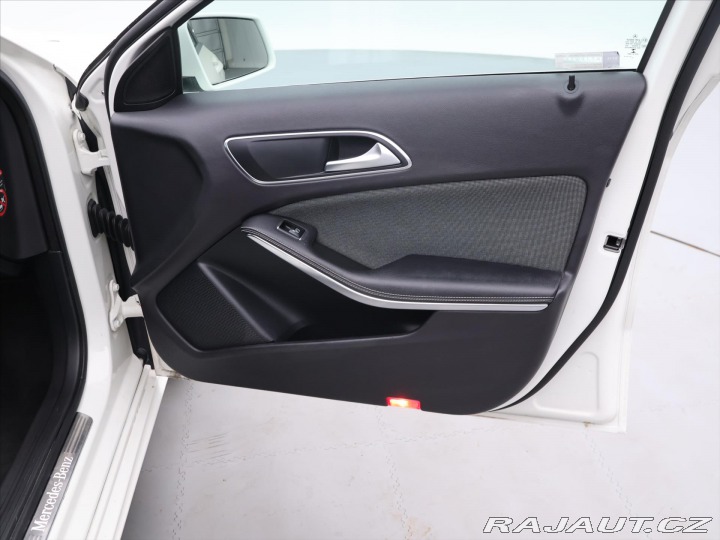 Mercedes-Benz A 1,6 200i 115kW Klima Kůže 2014