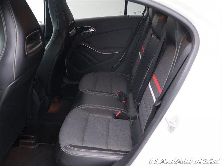 Mercedes-Benz A 1,6 200i 115kW Klima Kůže 2014