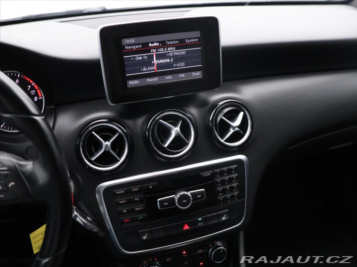 Mercedes-Benz A 1,6 200i 115kW Klima Kůže 2014