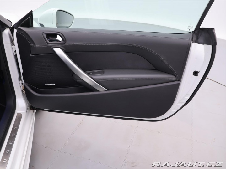 Peugeot RCZ 1,6 16V 147kW Allure Navi 2013
