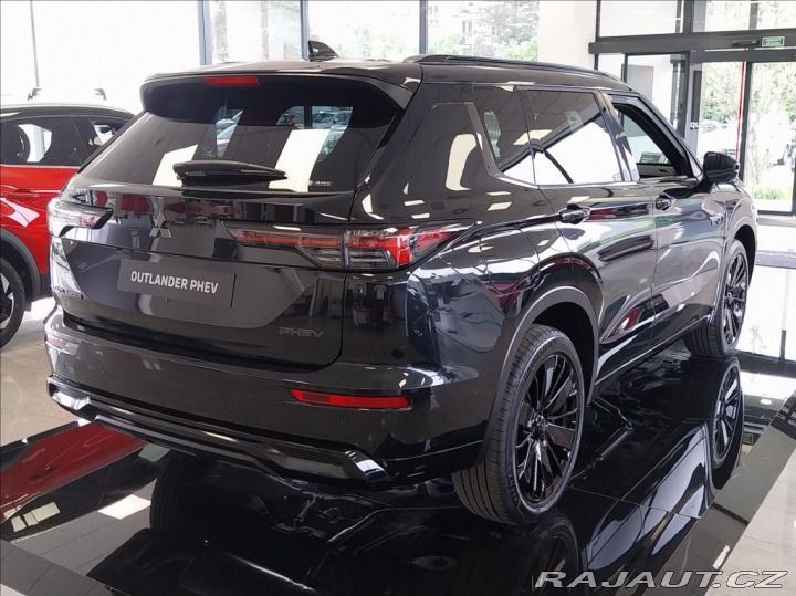 Mitsubishi Outlander 2.4 PHEV MY26  BLACK EDIT 2026